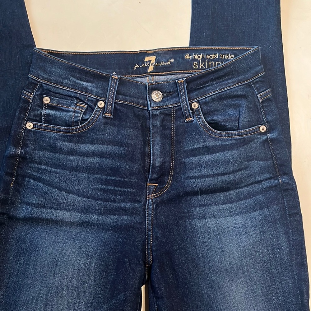 Excellent condition 7 For All Mankind high waist ankle skinny jeans, sz 26